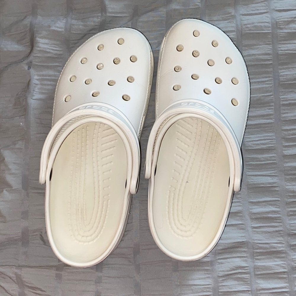 White women size 10 crocs
